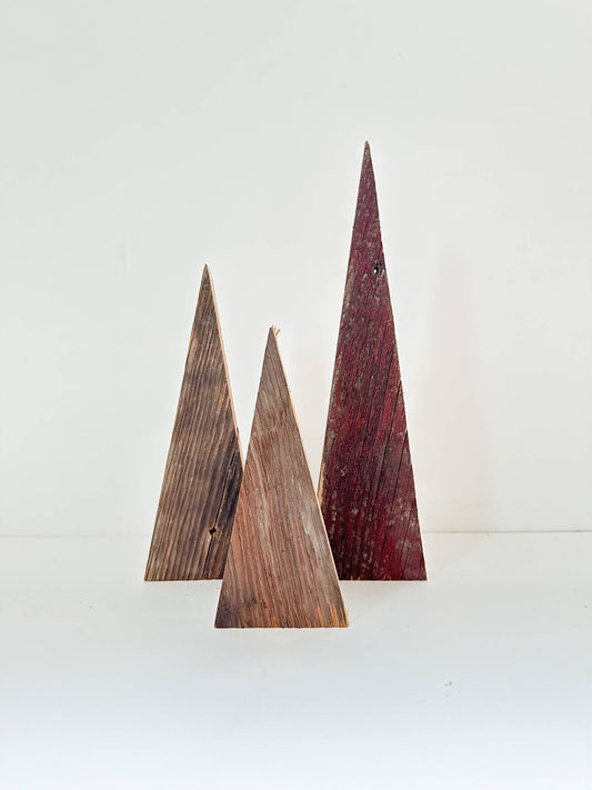 Barnwood Christmas tree - red: 9" tall